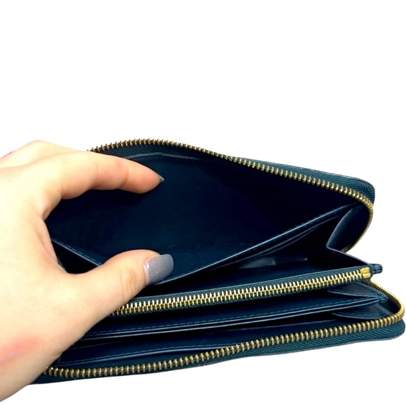 Authentic Louis Vuitton Vernis Zippy Wallet - Picture 12 of 15